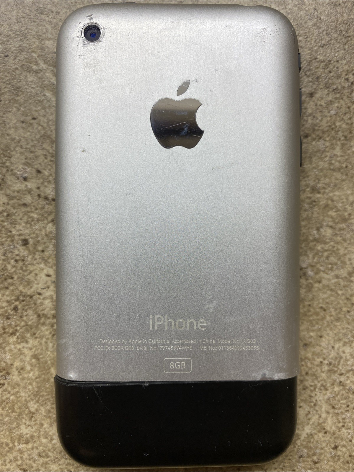 Apple iPhone 1st Generation – 16GB – Black A1203 (GSM) iOS 1.0.2