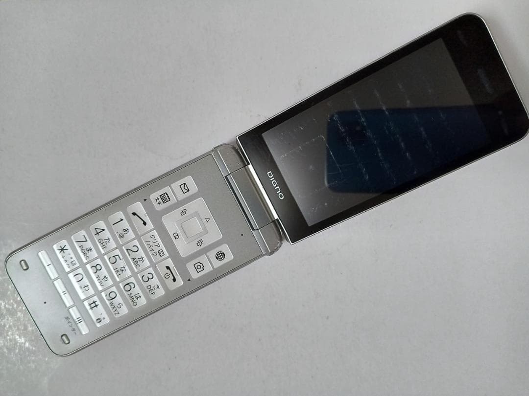 KYOCERA A202KC DIGNO KEITAI 4 ANDROID FLIP PHONE Silver Successor to 902kc Japan