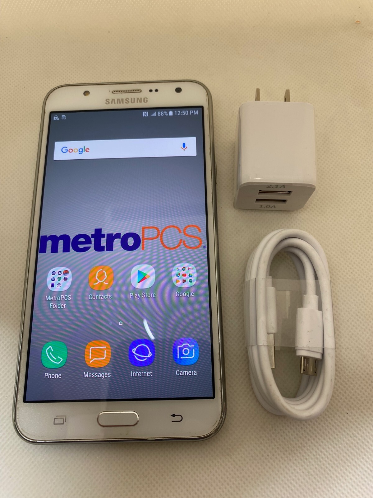Samsung Galaxy J7 (2016) SM-J700T1 MetroPCS Only 16GB White -Used