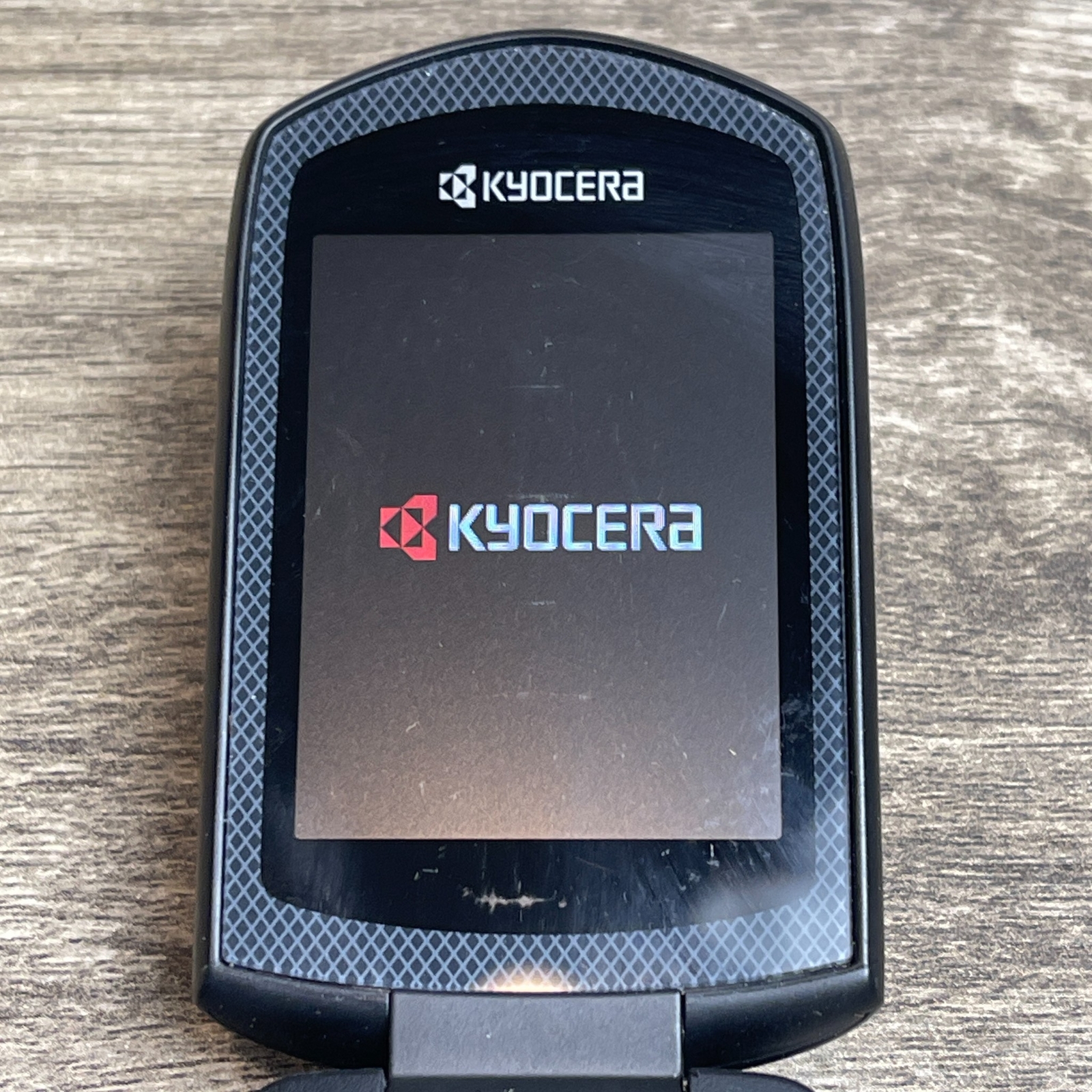 Kyocera Duraxtp E4281 2.6″ TFT LCD Bluetooth (Sprint) Cellular Flip Cell Phone