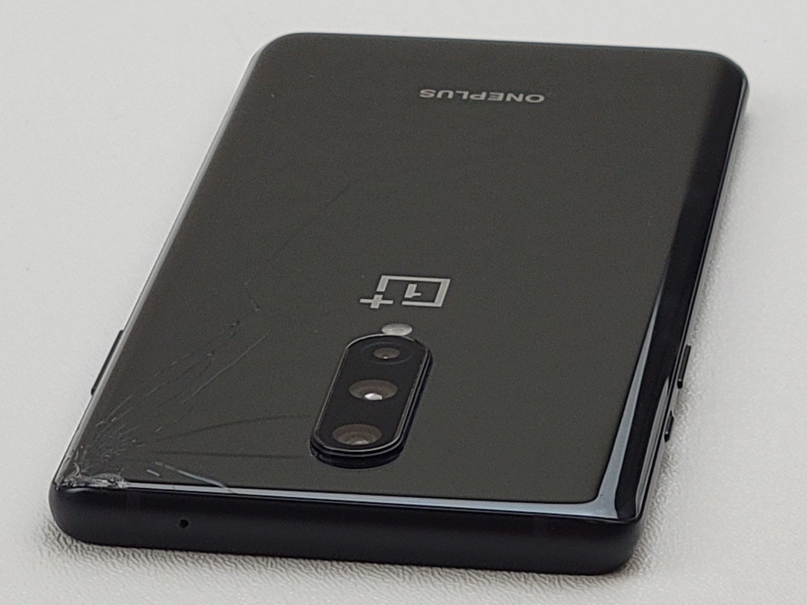 OnePlus 8 (IN2017) 128GB (GSM Unlocked) (T-Mobile) – POOR CONDITION – H7424