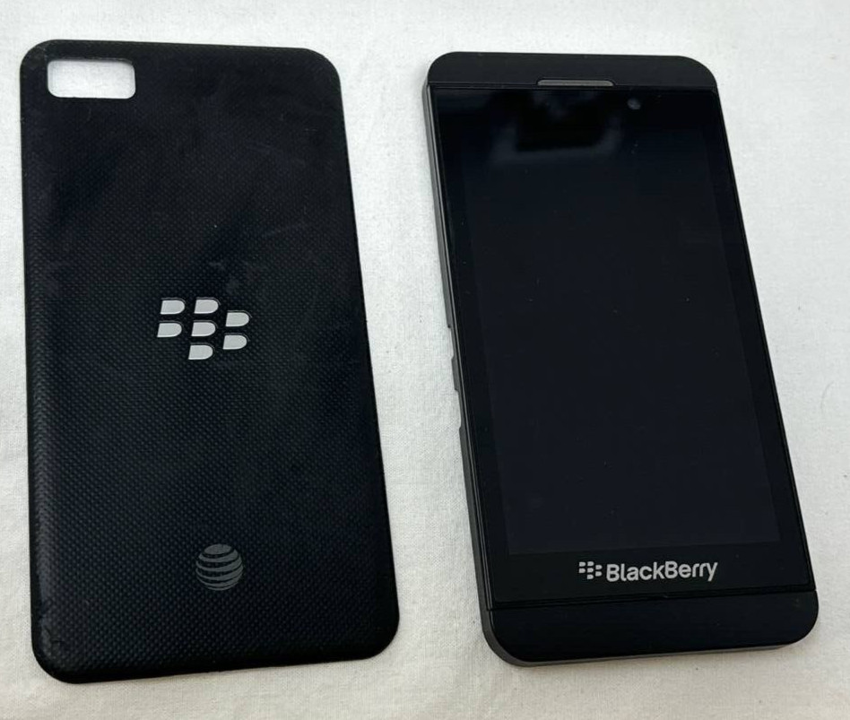 BlackBerry Z10 Smartphone 4.2″ Bluetooth Android WiFi 4G USB Camera 8MP READ