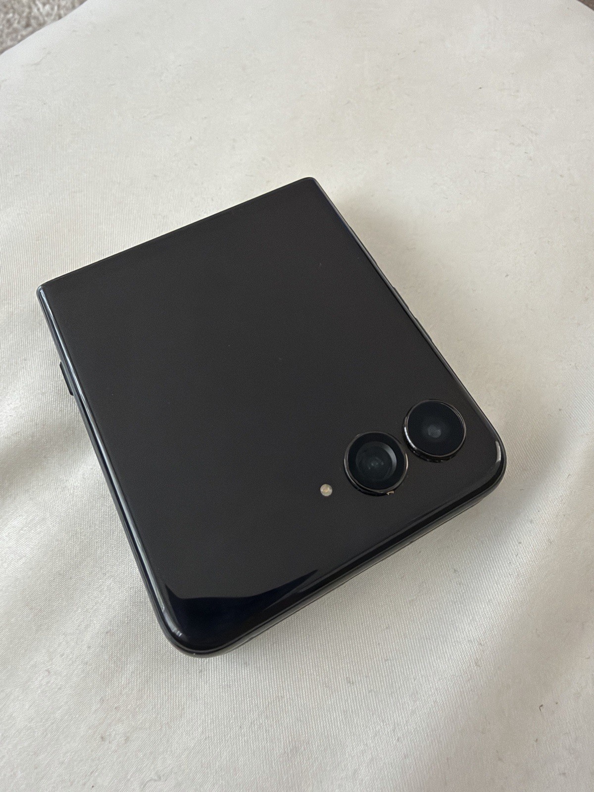 Motorola Razr Ultra 2025 T-Mobile USED