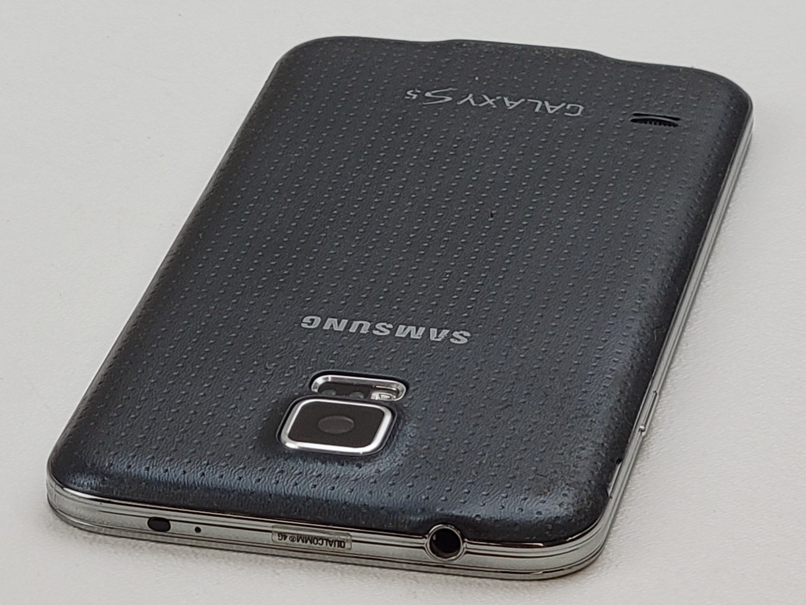 Samsung Galaxy S5 (SM-G900A) 16GB – Black (AT&T) Smartphone – Clean IMEI – H3791