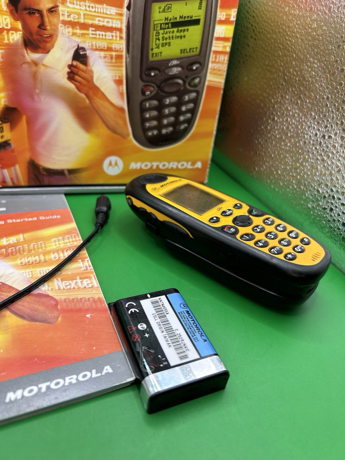 Vintage MOTOROLA NEXTEL i58sr CELLULAR PHONES YELLOW & BLACK Untested