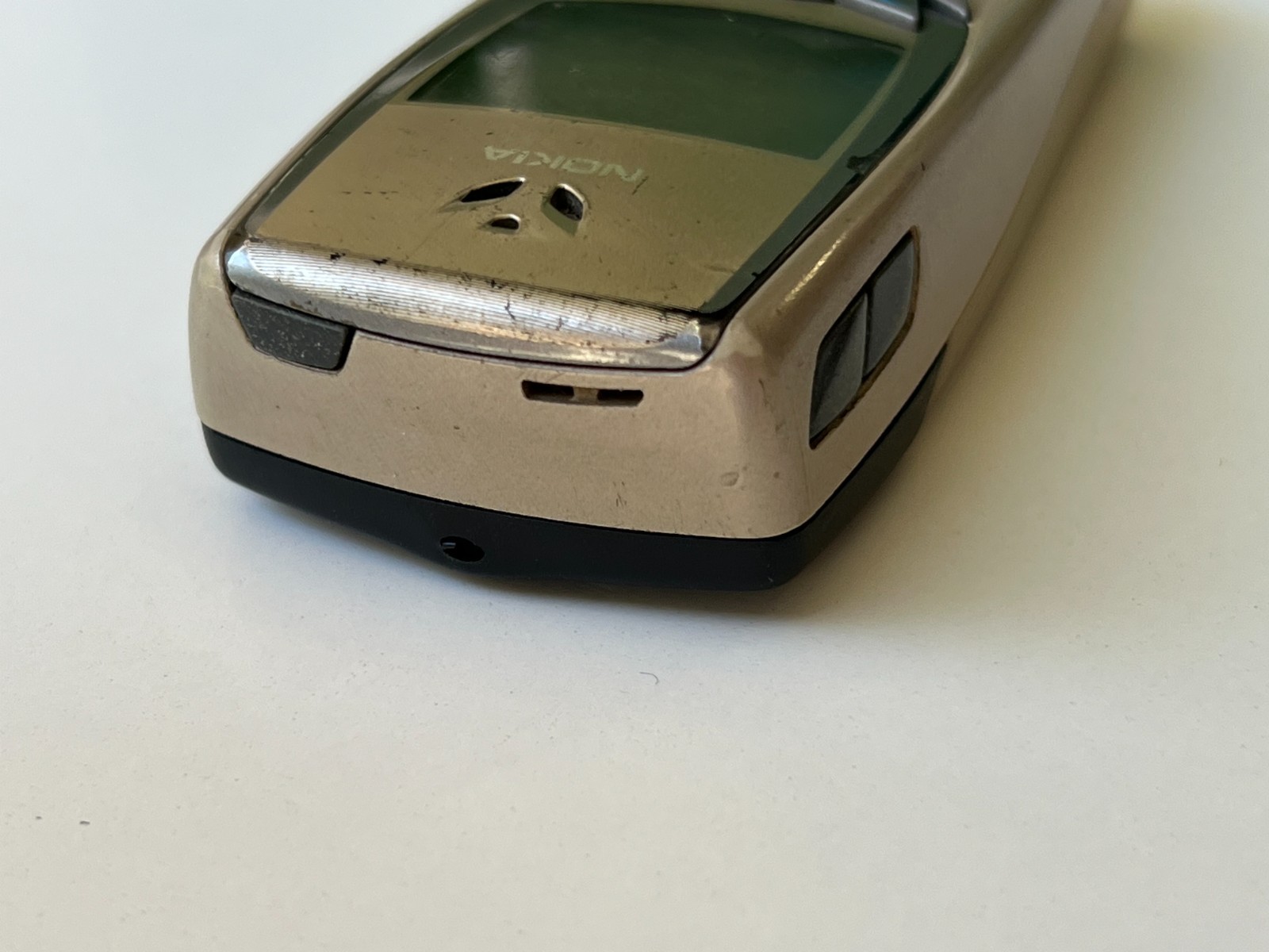 Genuine Nokia 6510 – Beige (Factory Unlocked) Retro Cell Phone For collectable