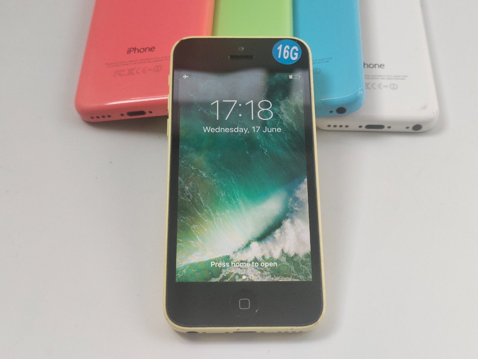 Apple iPhone 5c UNlocked(any carrier)8/16/32GB White/Green/Pink/Blue/Yellow Gift