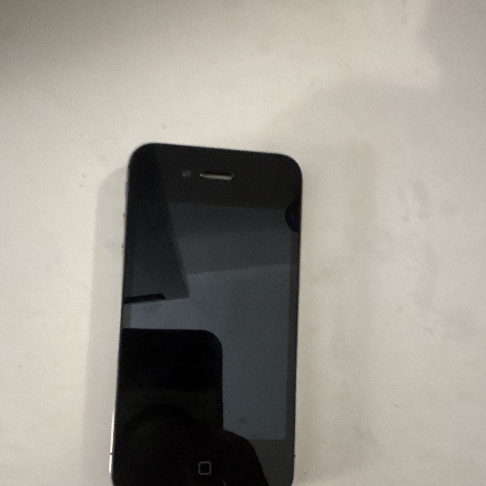 Apple iPhone Black Unlocked iOS 3.5in 8MP Bluetooth Wi‑Fi Smartphone