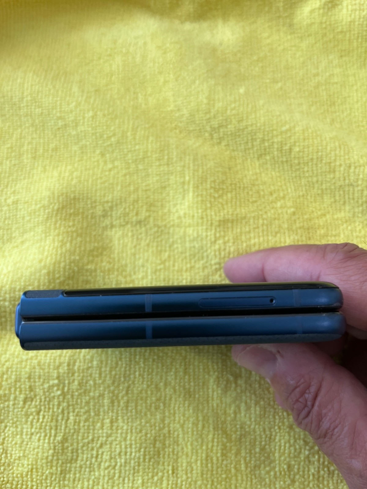 2025 Motorola Razr Blue 256GB Unlocked 9/10 Condition