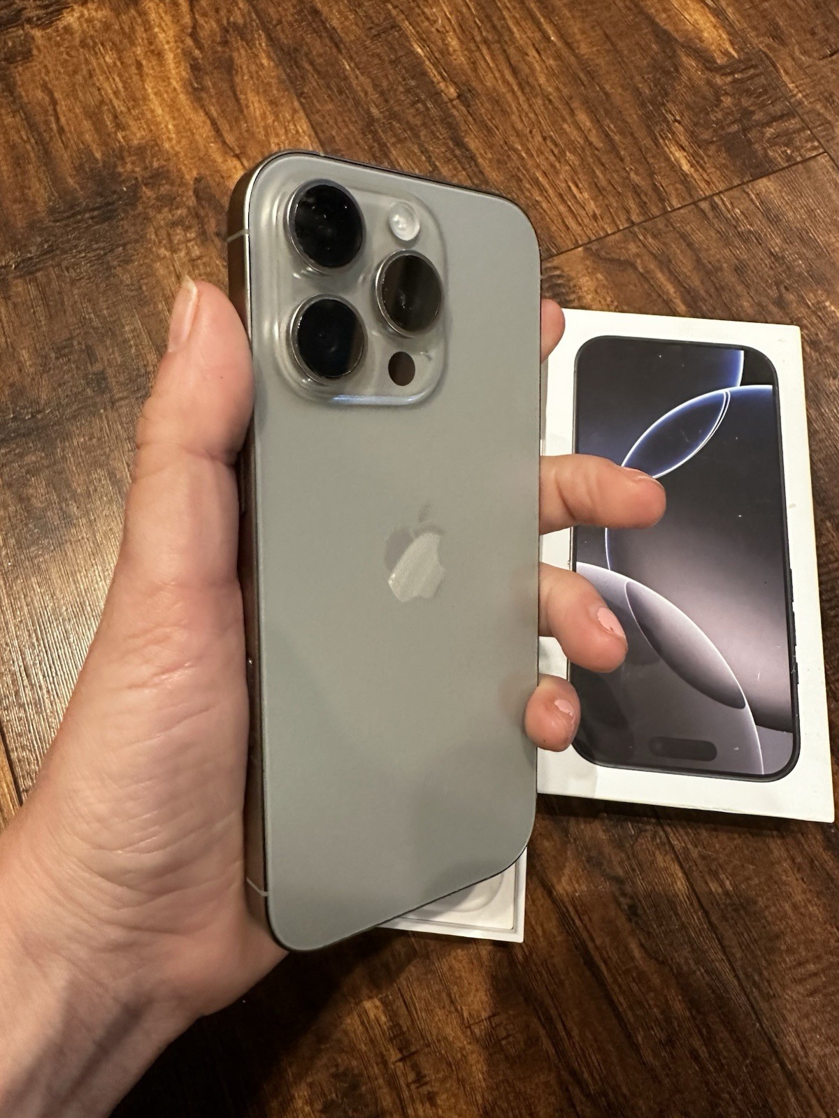 Apple iPhone 16 Pro 256GB Unlocked Natural Titanium – 95% Battery Box Included