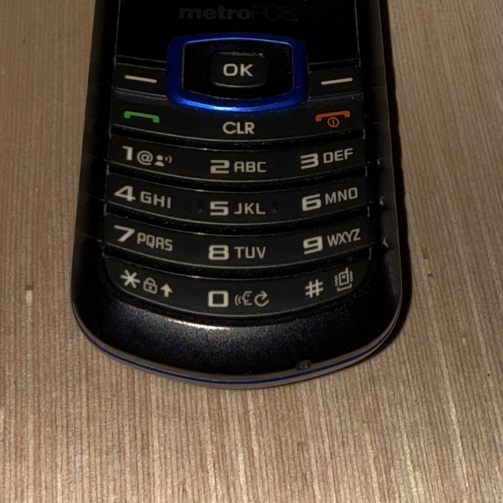 Samsung Cell Phone Model:SCH-R100 Turns On MetroPCS UNTESTED (Read Description)