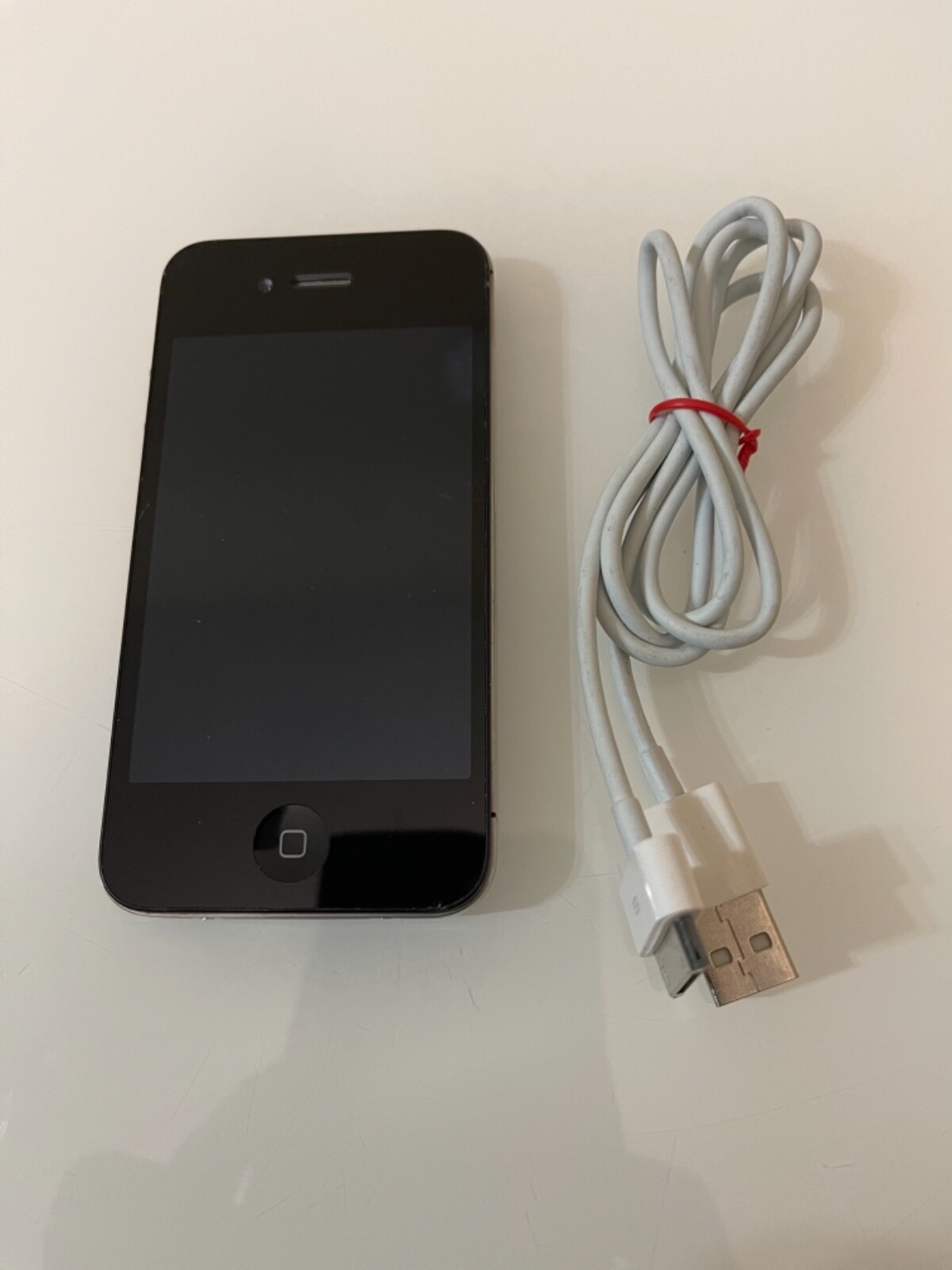 Apple iPhone 4 – 32GB – Black (Unlocked) A1332 (GSM) (CA)