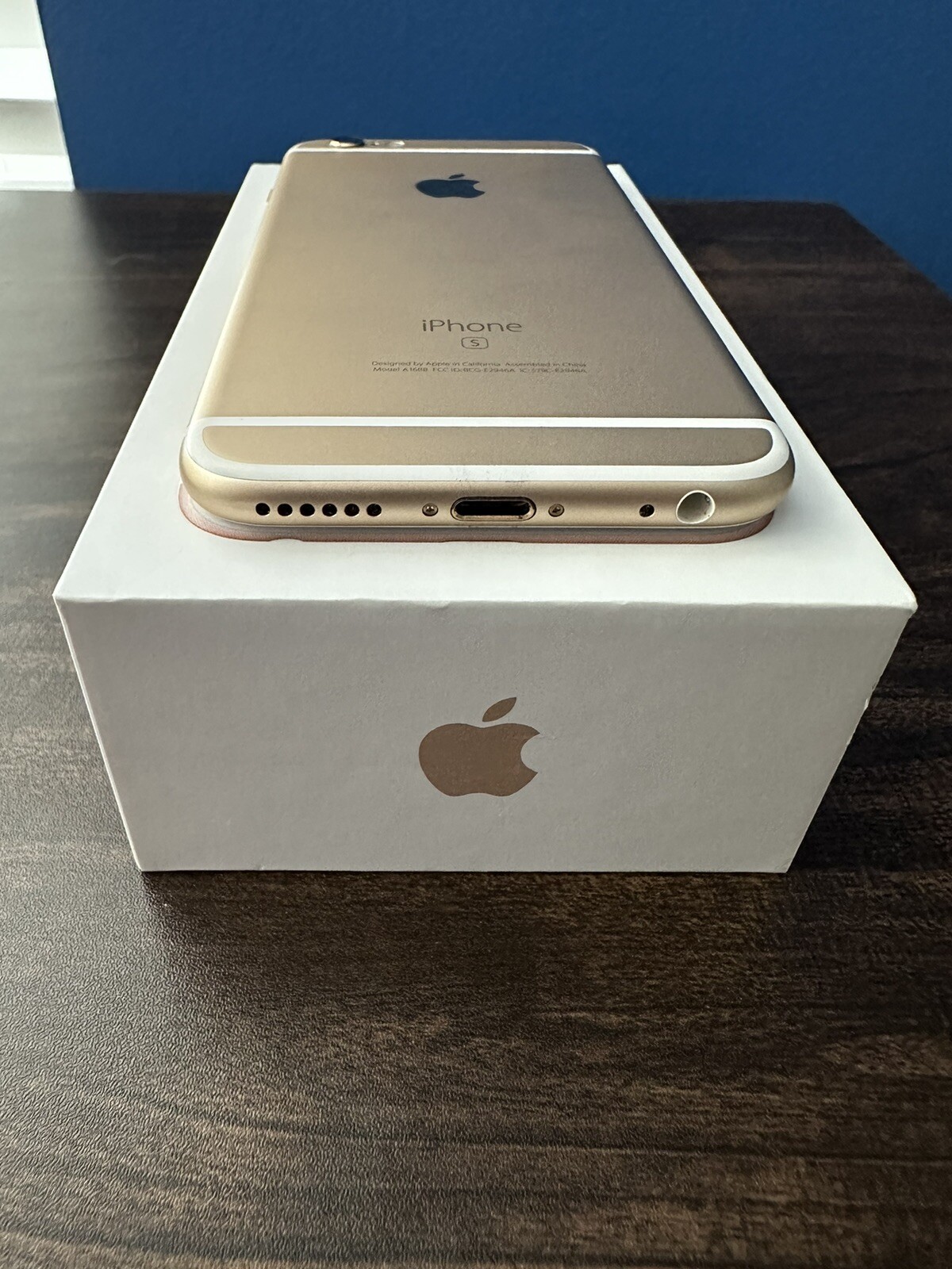Apple iPhone 6s 16GB Gold Unlocked A1688 (CDMA + GSM) – Excellent Shape! W/ Box
