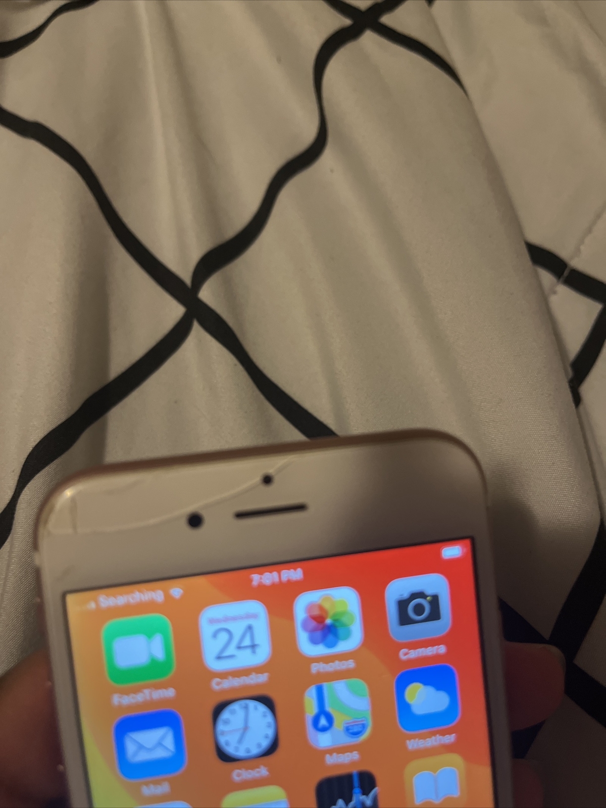 Apple iPhone 6s – 64GB – Rose Gold (Unlocked) A1633 (CDMA + GSM)