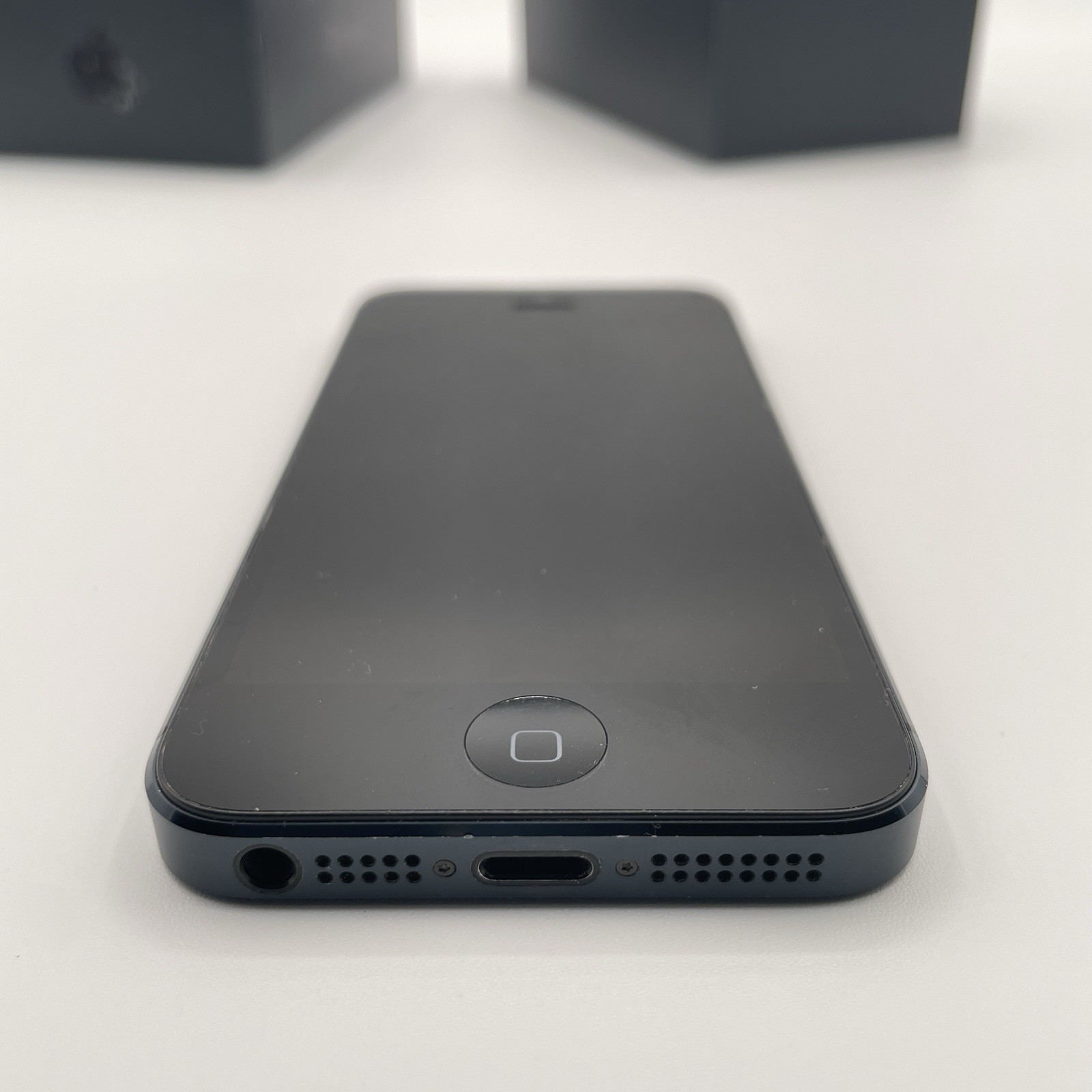 Apple iPhone 5 A1429 – 16GB Black w/Box Verizon (Factory Reset) PARTS ONLY