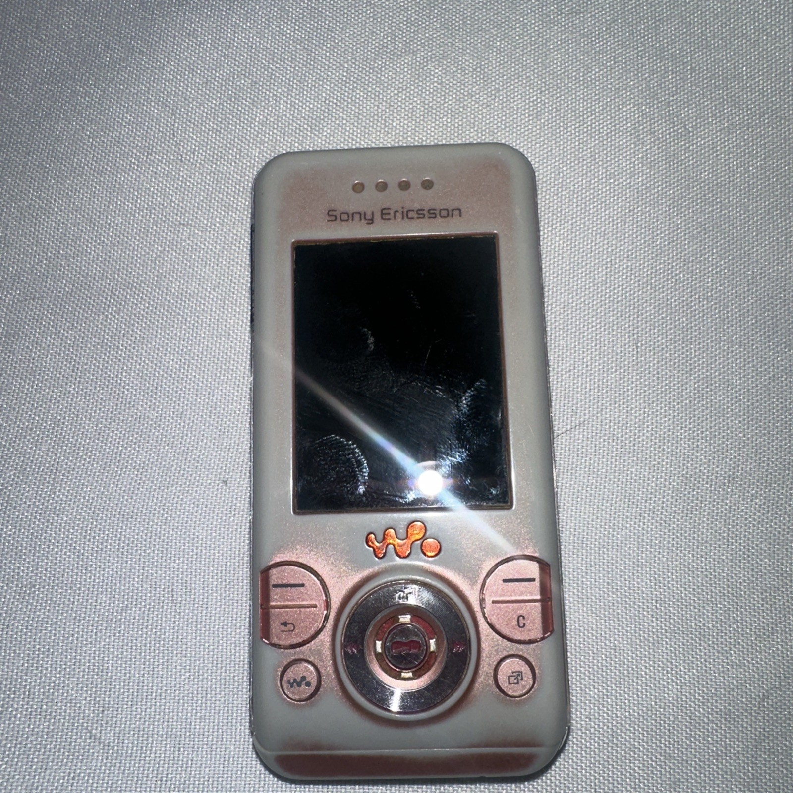 Sony Ericsson Walkman LCD Screen 2.0MP Cellular Slider Mobile Phone