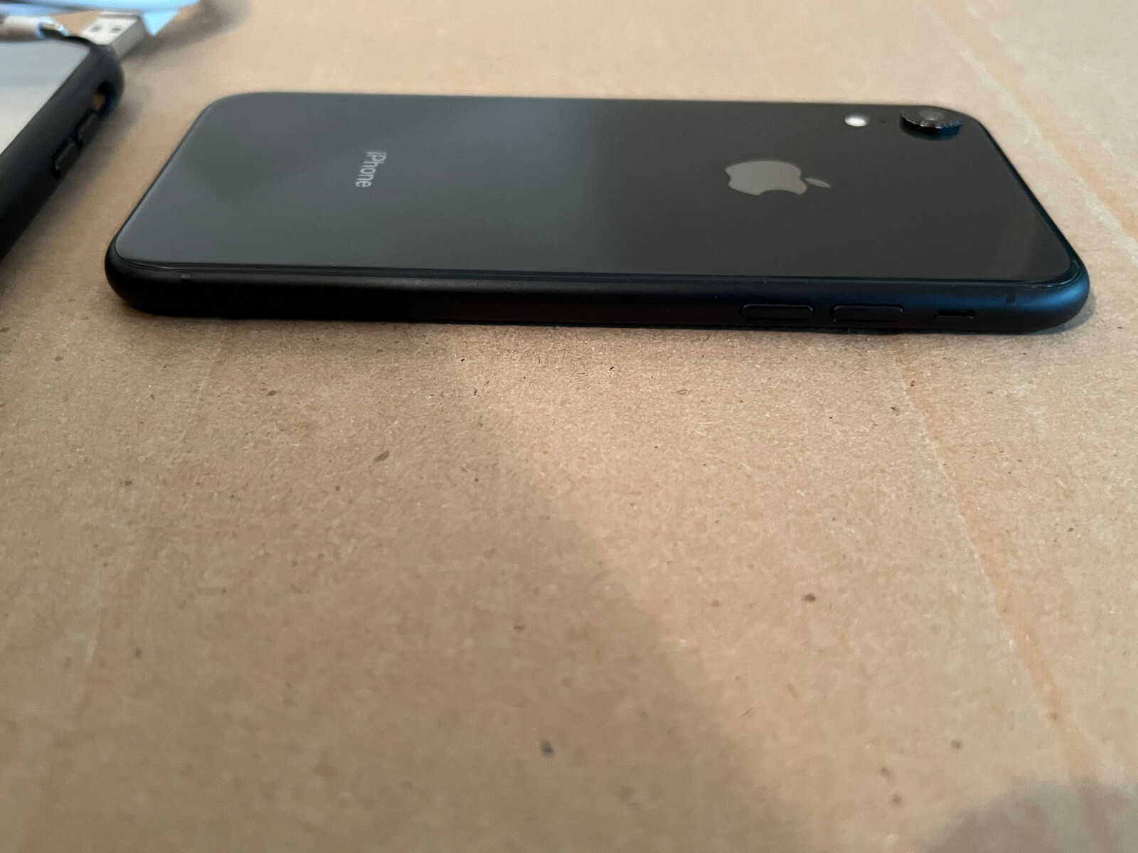 Apple iPhone XR – 64GB – Black (Unlocked) A1984 (CDMA + GSM) Read No face id