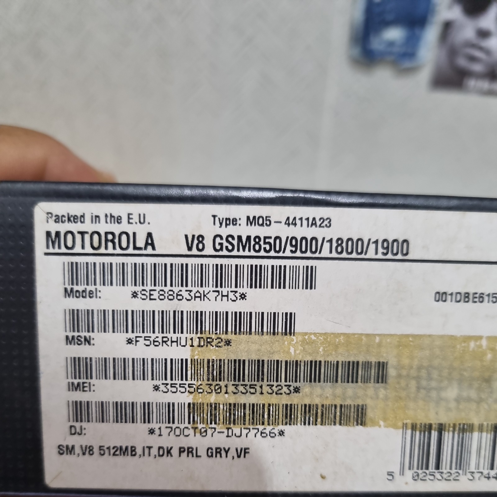 Motorola RAZR2 V8 unlocked brand new old stock