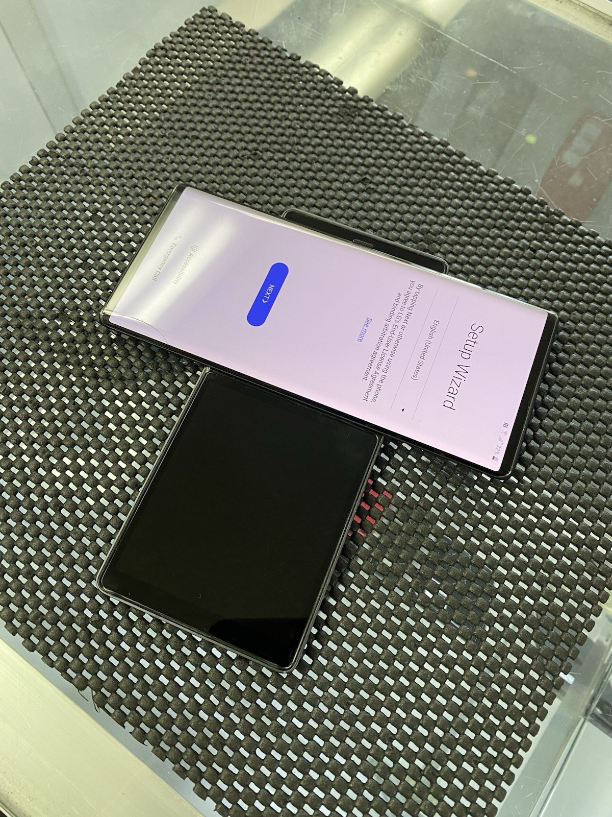 Lot Of 2 LG Wing/Samsung Z Flip 4 – For Parts/Repair – Unlocked/unknown – O6