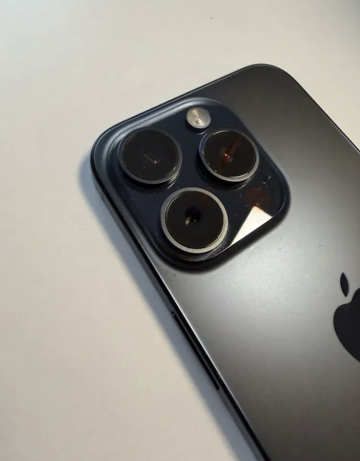 Apple Smartphone Triple Rear Camera Black Wi-Fi Bluetooth Bar Style