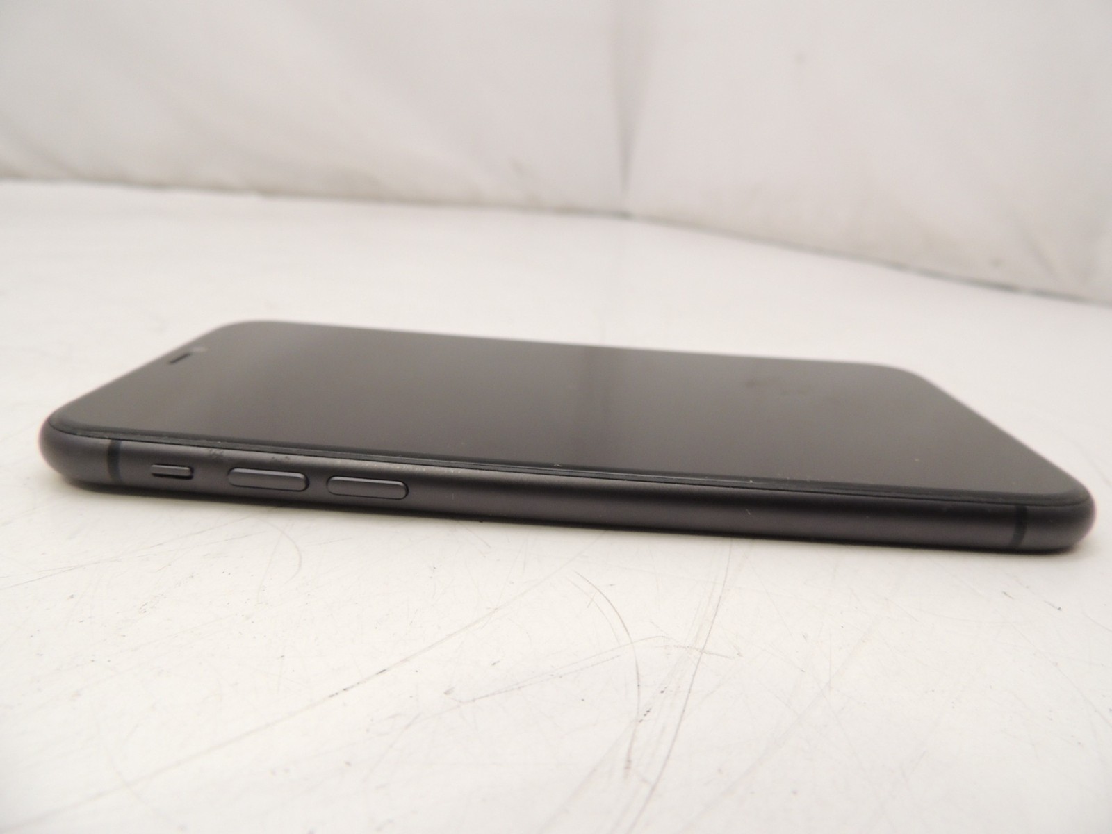 Apple iPhone 11 A2111 6.1″ 128GB Black Verizon Phone Clean ESN Reset 81% Health