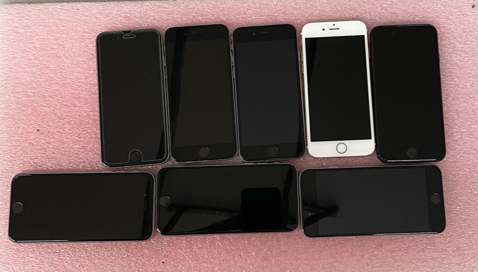 Lot 8:Unknown Carriers Apple iPhone 6 A1549(5X) ,A1586 (2x ) ,A1660*Untested*