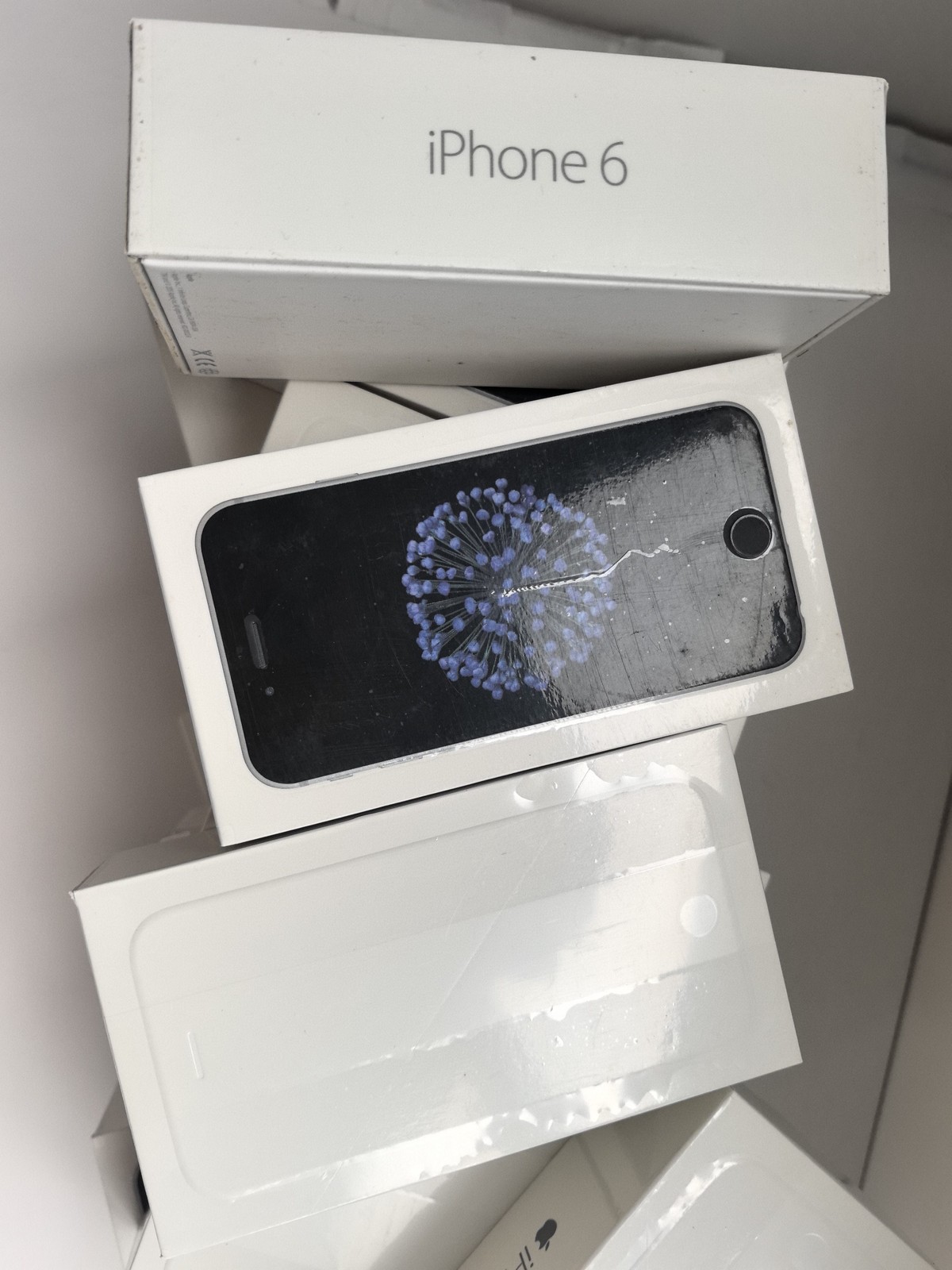 Apple iPhone 6 – 16/32/64/128 GB – Gray Silver Gold (Unlocked) IOS 12 4G Phone