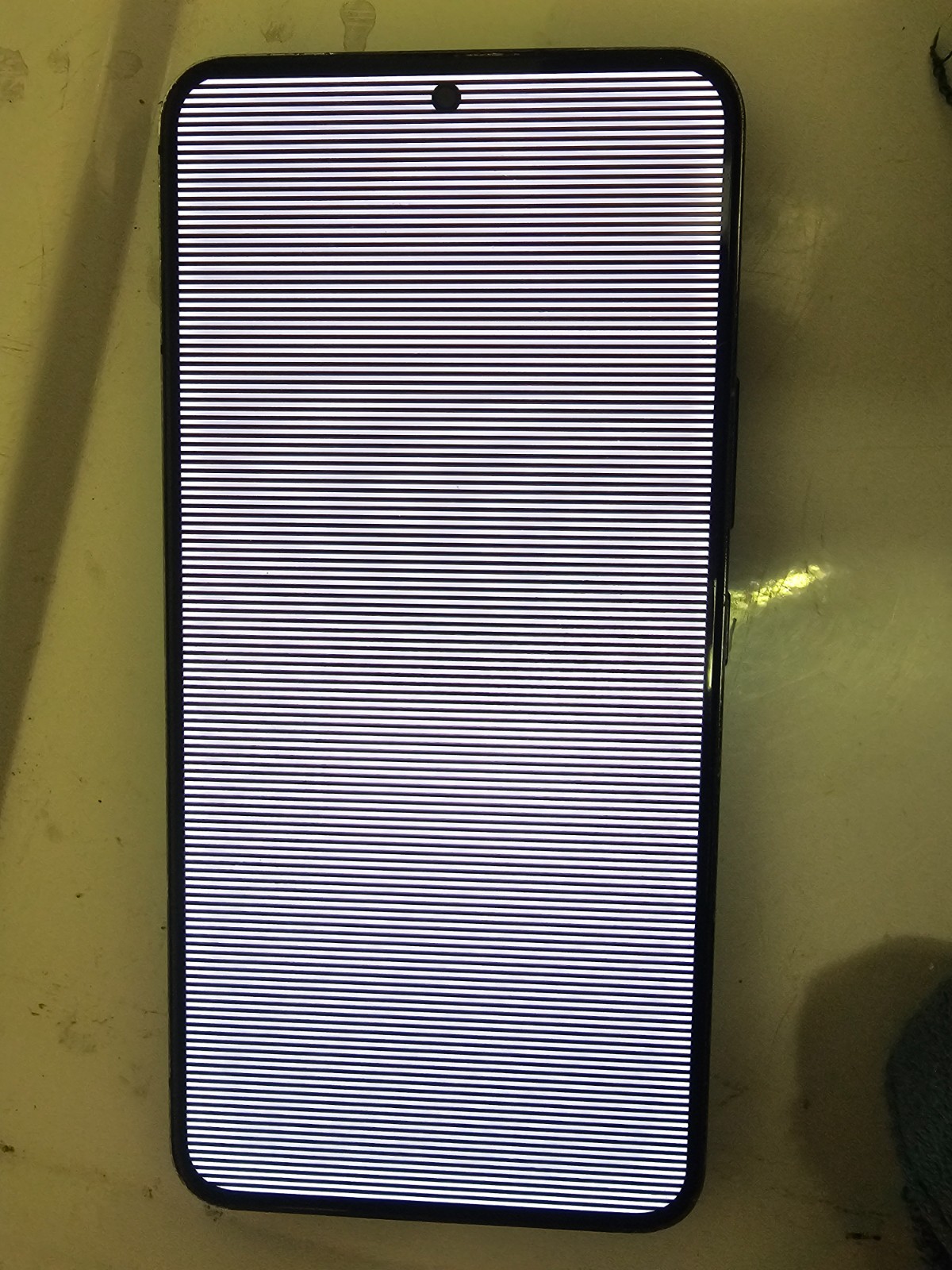 Samsung Galaxy S22 – 128 GB – Phantom Black (Unlocked) – 80% batt