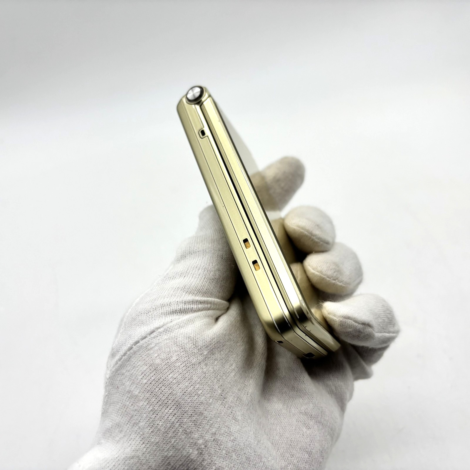 SHARP AQUOS Keitai 601SH Gold SoftBank Unlocked 4G Android Flip Phone Japan