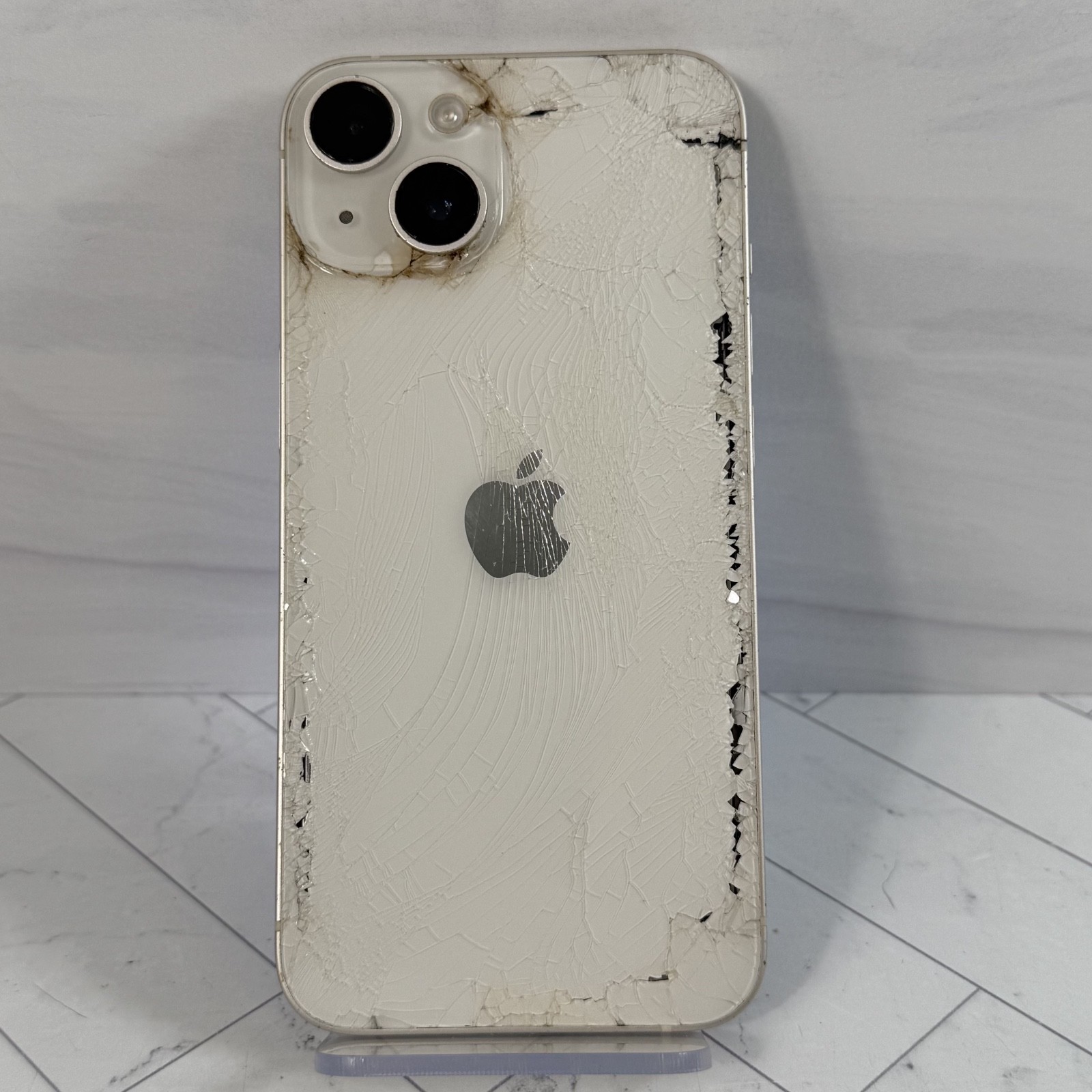 Apple iPhone 14 256GB White Unlocked Damaged LCD Screen & Cracked Back #H295