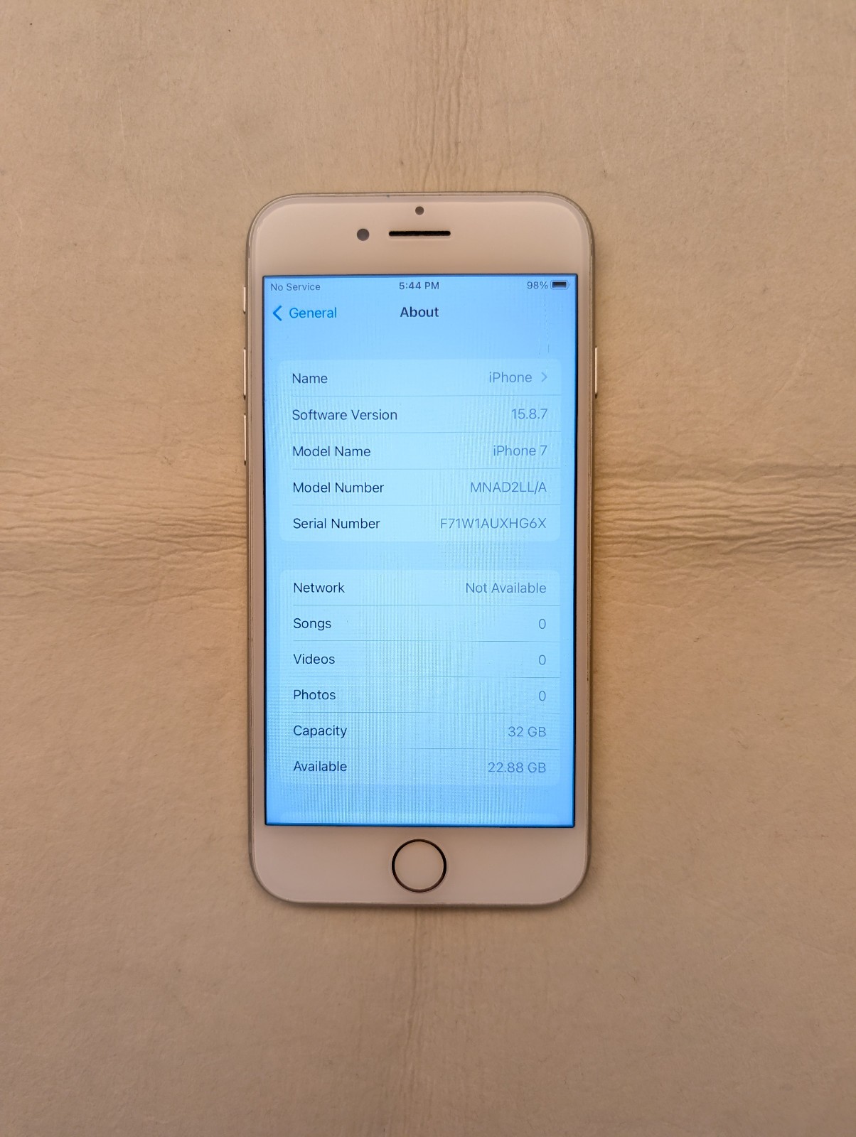 *NICE WORKING* Apple iPhone 7, 32GB, 2GB RAM Retina IPS A1660 Silver (Unlocked)
