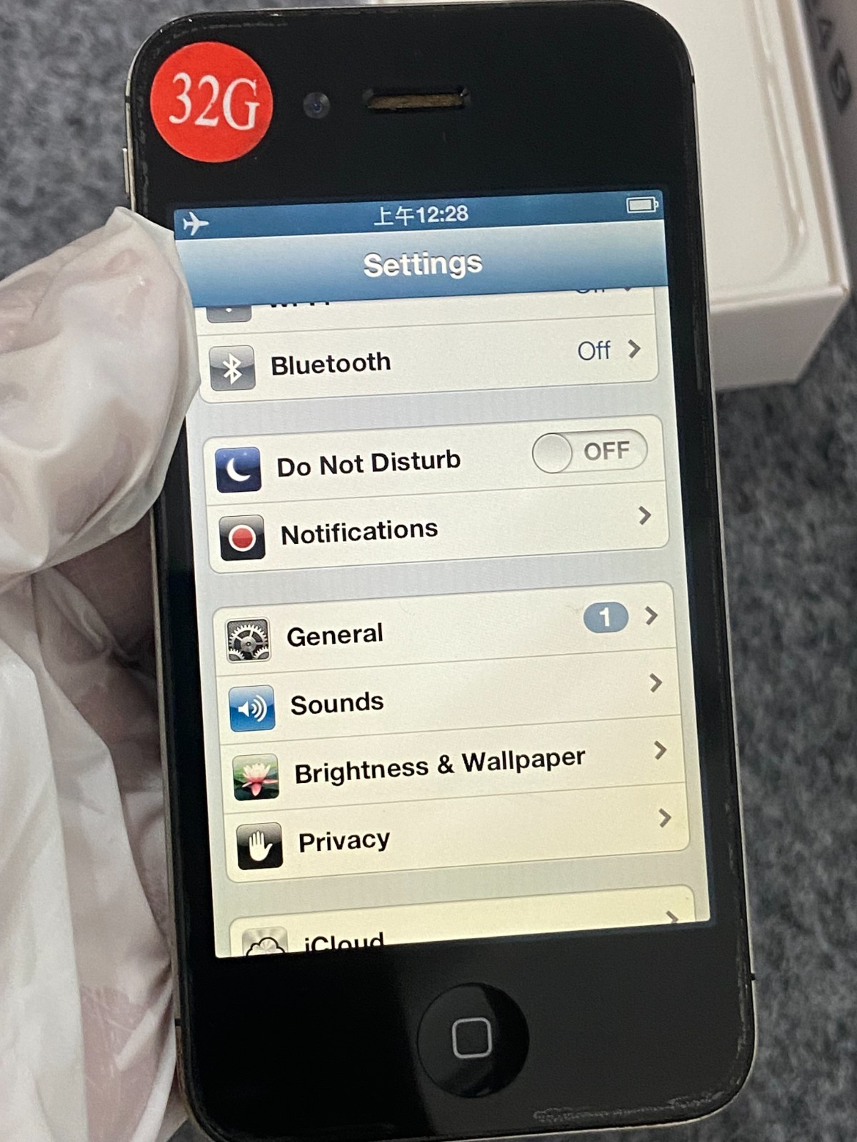 Apple iPhone 4s iOS 6,iOS 9 -8/16/32/64GB Fully UNLOCKED Black/White – 90% N ew