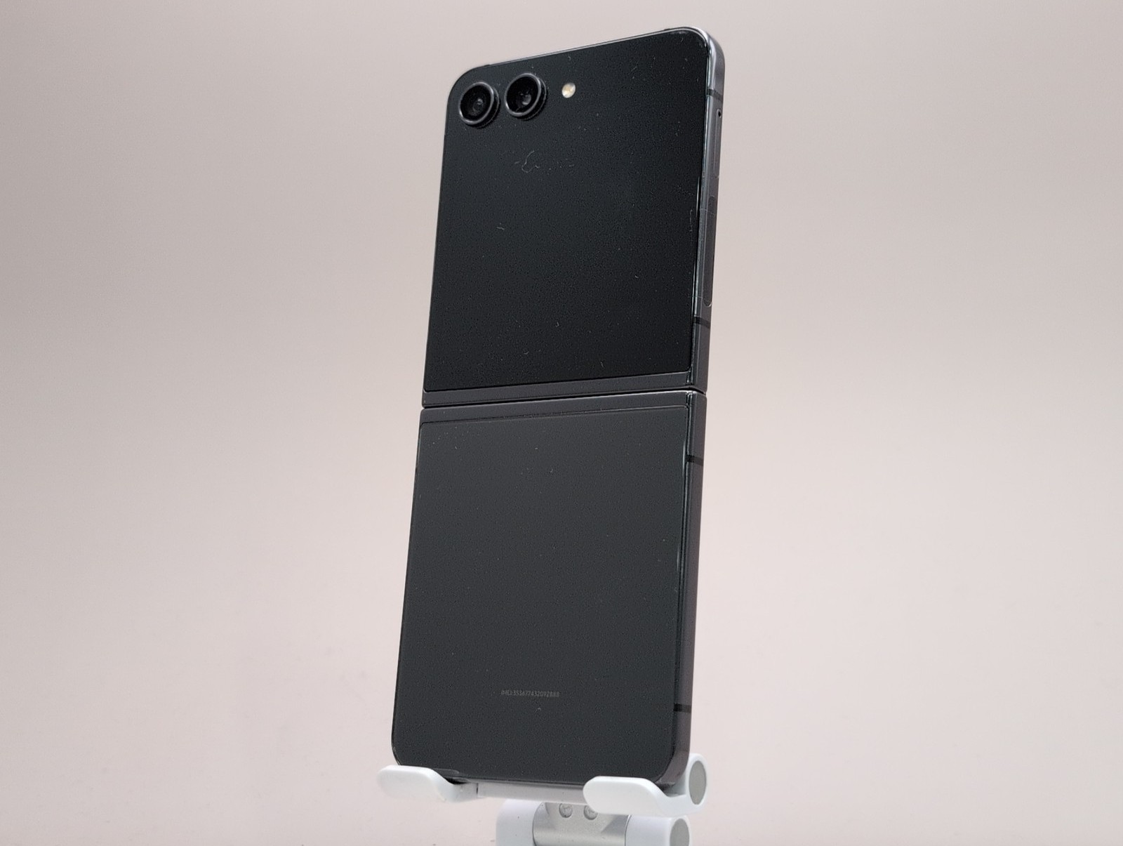 Samsung Galaxy Z Flip5 SM-F731U 512GB Graphite Unlocked W086633
