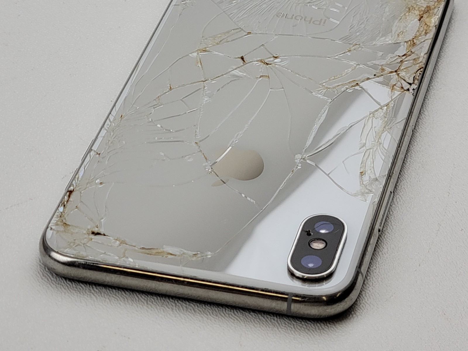 Apple iPhone XS Max (A1921) 256GB (Unlocked) – *DAMAGED* – Clean IMEI – H7943