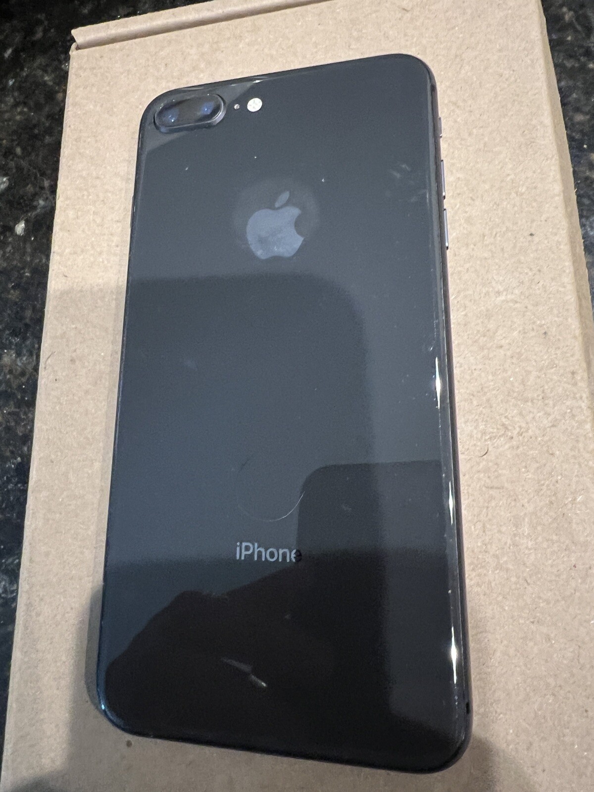 Apple iPhone 8 Plus – 64GB – Space Gray (T-Mobile) A1897 (GSM)