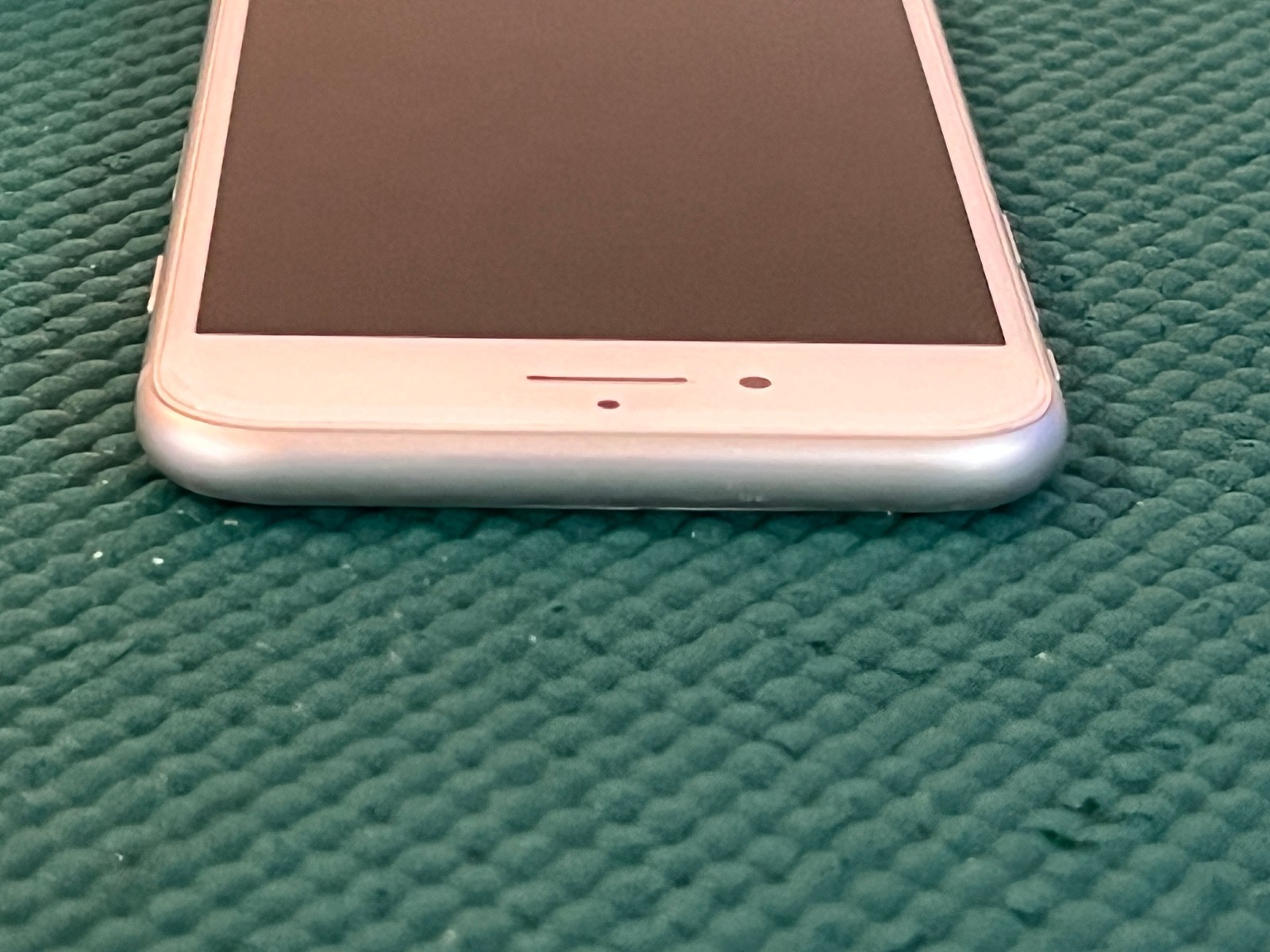 Apple iPhone 8 – 256GB – Silver (Unlocked) A1905 (GSM)