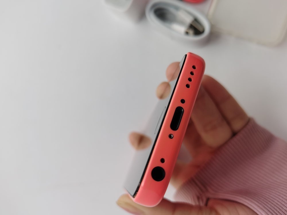 Apple iPhone 5c – 8 GB / 16 GB / 32GB – PINK (Unlocked) 90% NE W English