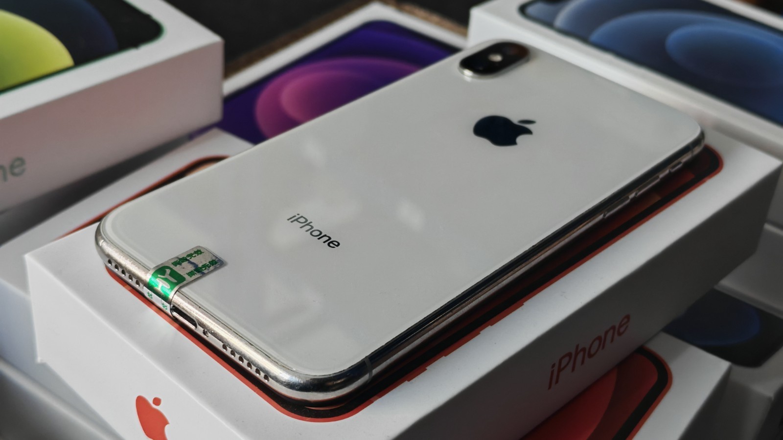 Apple iPhone X Unlocked 64 GB/256 GB Random Color Face ID Sealed Good Condition