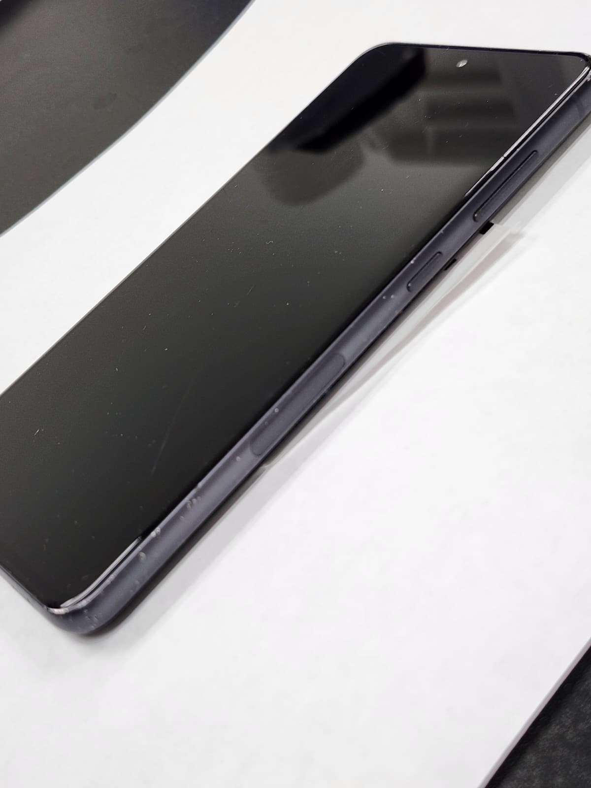 DEFECTIVE – Samsung Galaxy S21 FE 5G – 128GB – Graphite – GSM Unlocked – 12021
