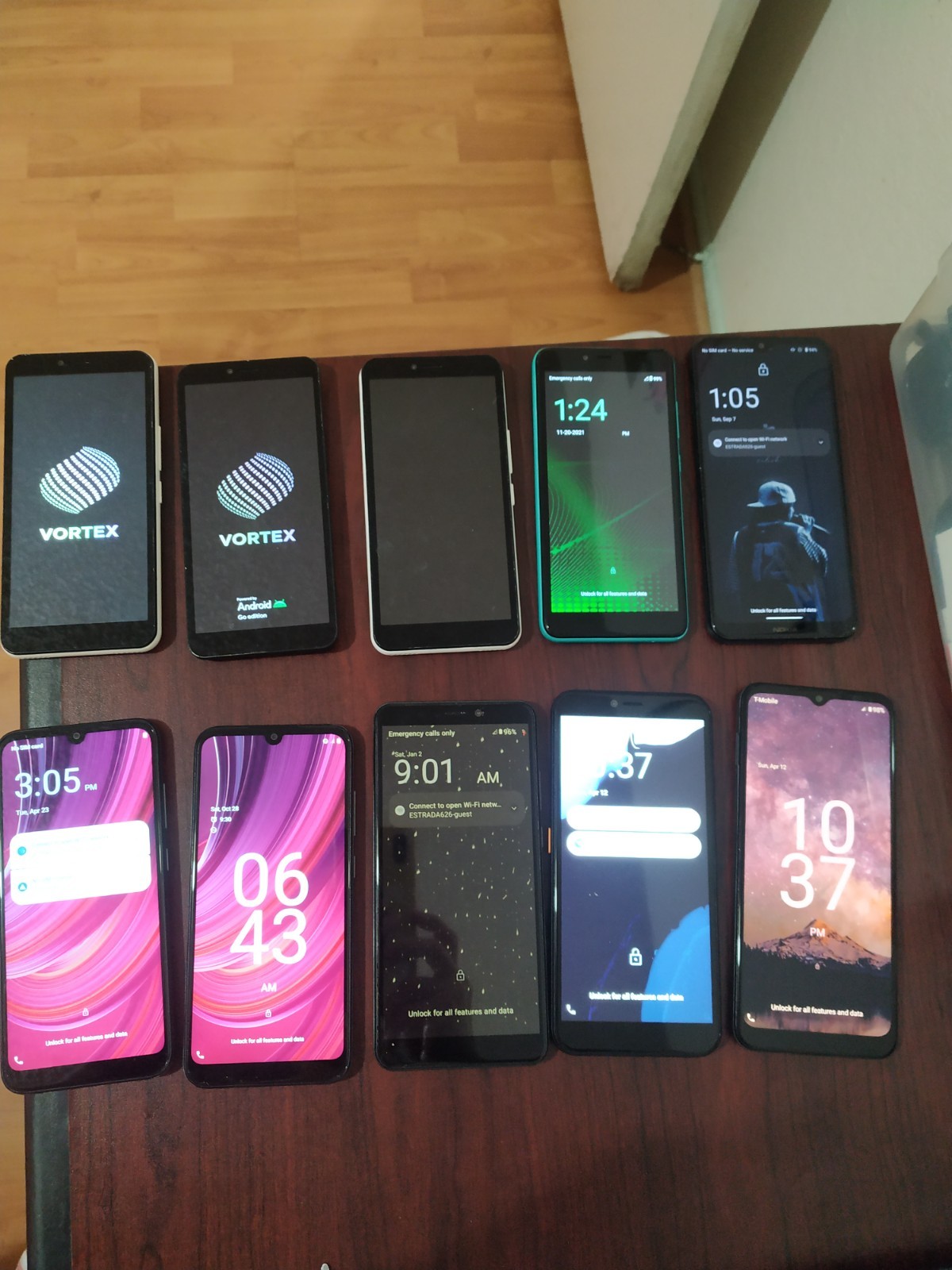 Lot of 10 Mixed Brand VORTEX C24 / WIKO / BLU/NUU /and other Smartphone For part