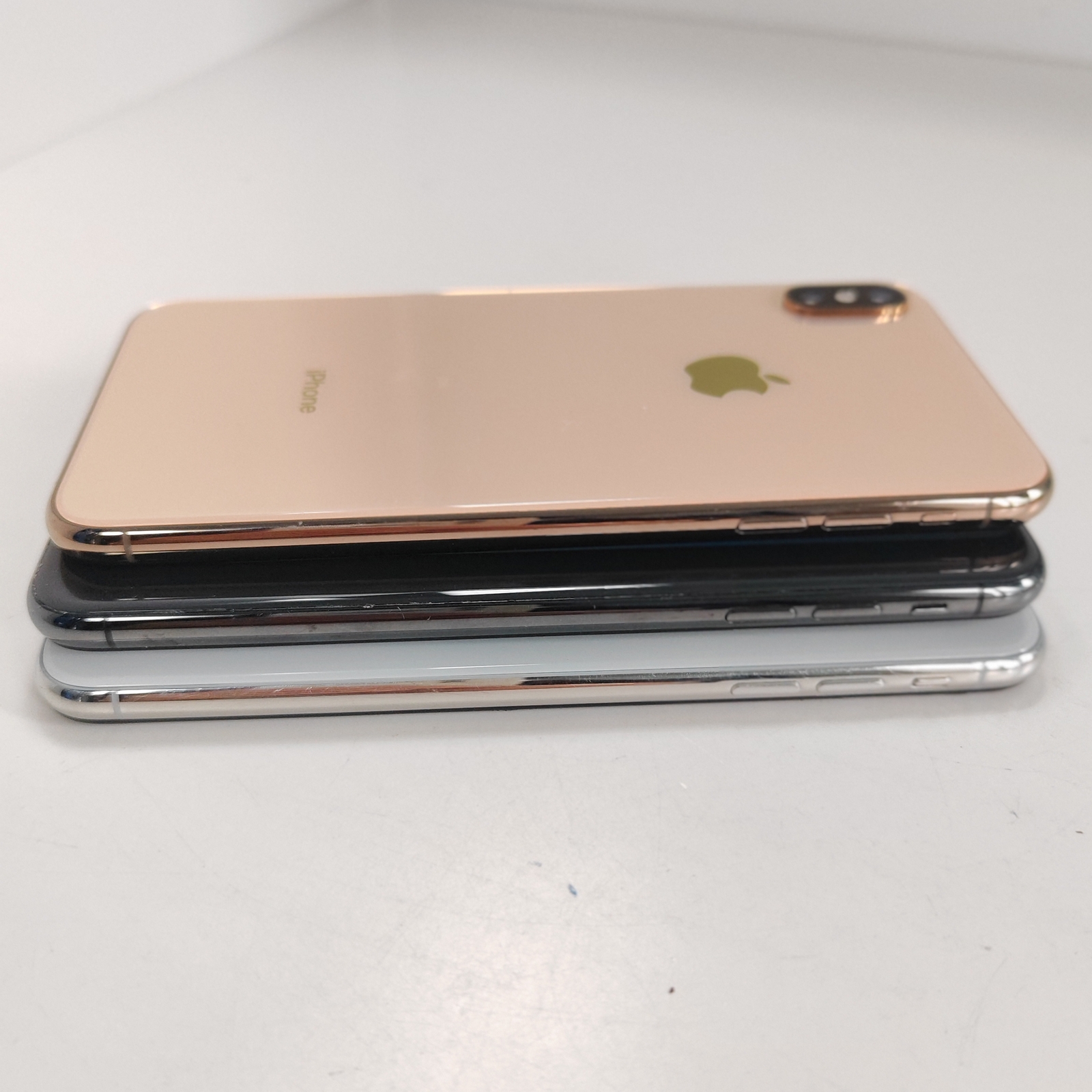 Apple iPhone XS Max 6.5″ 12MP 64GB 256GB all colors iOS 18 with Face ID
