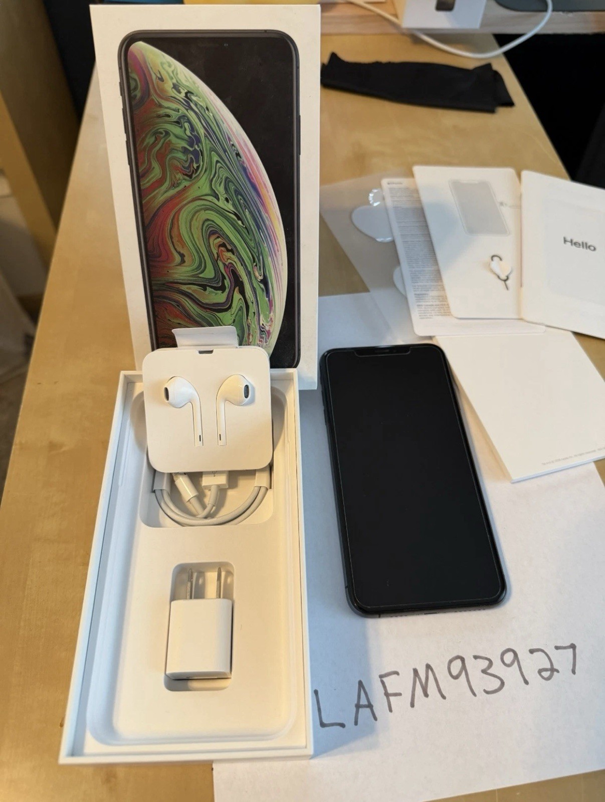 Apple iPhone XS Max 256GB Black 6.5in iOS Dual SIM w/ Box & Accessories
