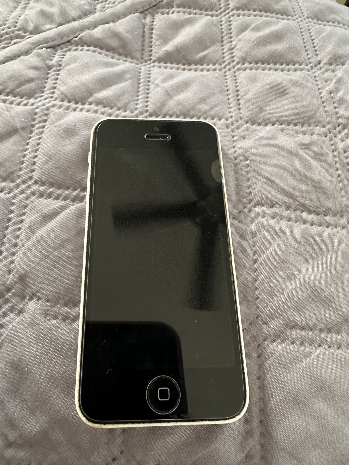 Apple iPhone 5c White Black model A1532 Untested For Parts Only