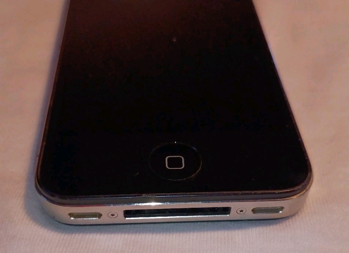 Apple iPhone 4 – Black, A1332, Works *Read*