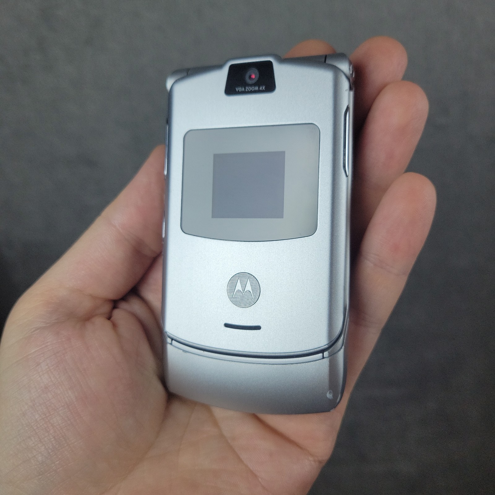 Motorola RAZR V3 Silver Flip Cell Phone Tested Working Phone Only READ