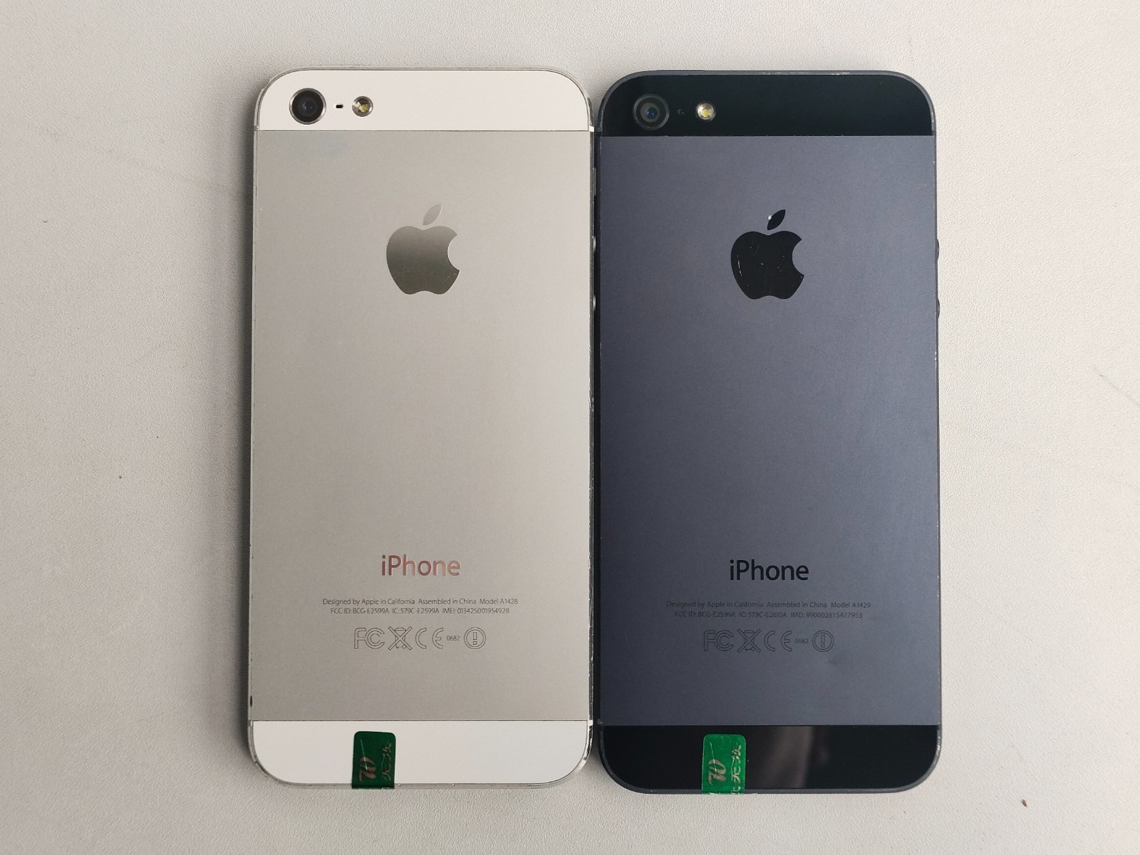Working Apple iPhone 5 – 16/32GB Black/White Factory UNlocked(any carrier) GIFT