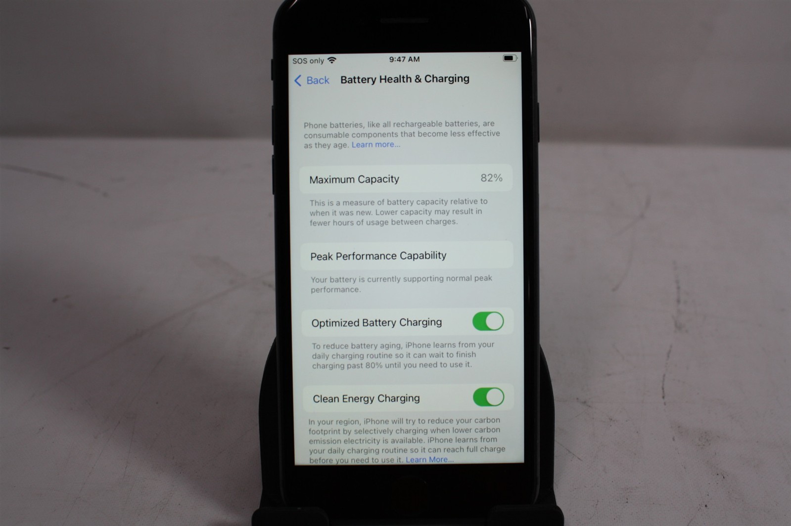 Apple iPhone 8 Space Gray A1863 iOS 16.1 64GB Verizon Only Battery Capacity 82%