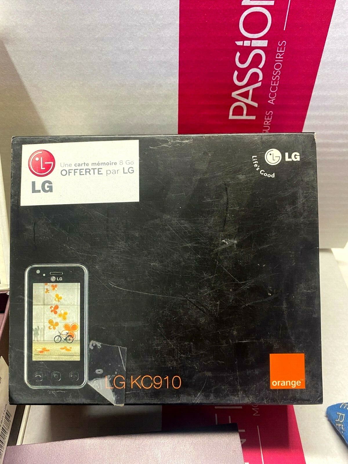 LG Renoir KC910 Rare OLD Mobile Collectors Phone 1