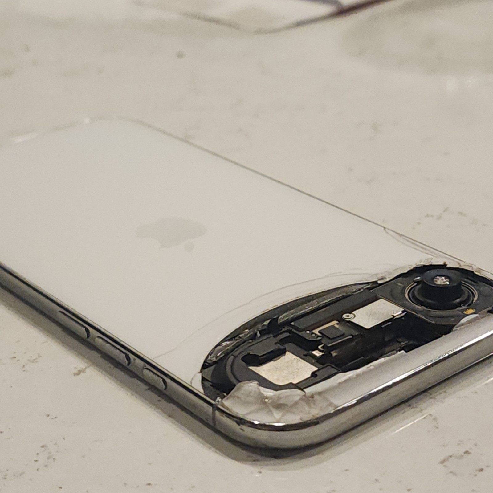 Apple iPhone Air – 256 GB – Cloud White (Unlocked) Check Esn