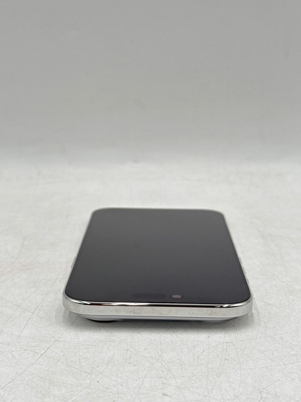 Apple iPhone 17 Air 256GB White TracFone – Open Box